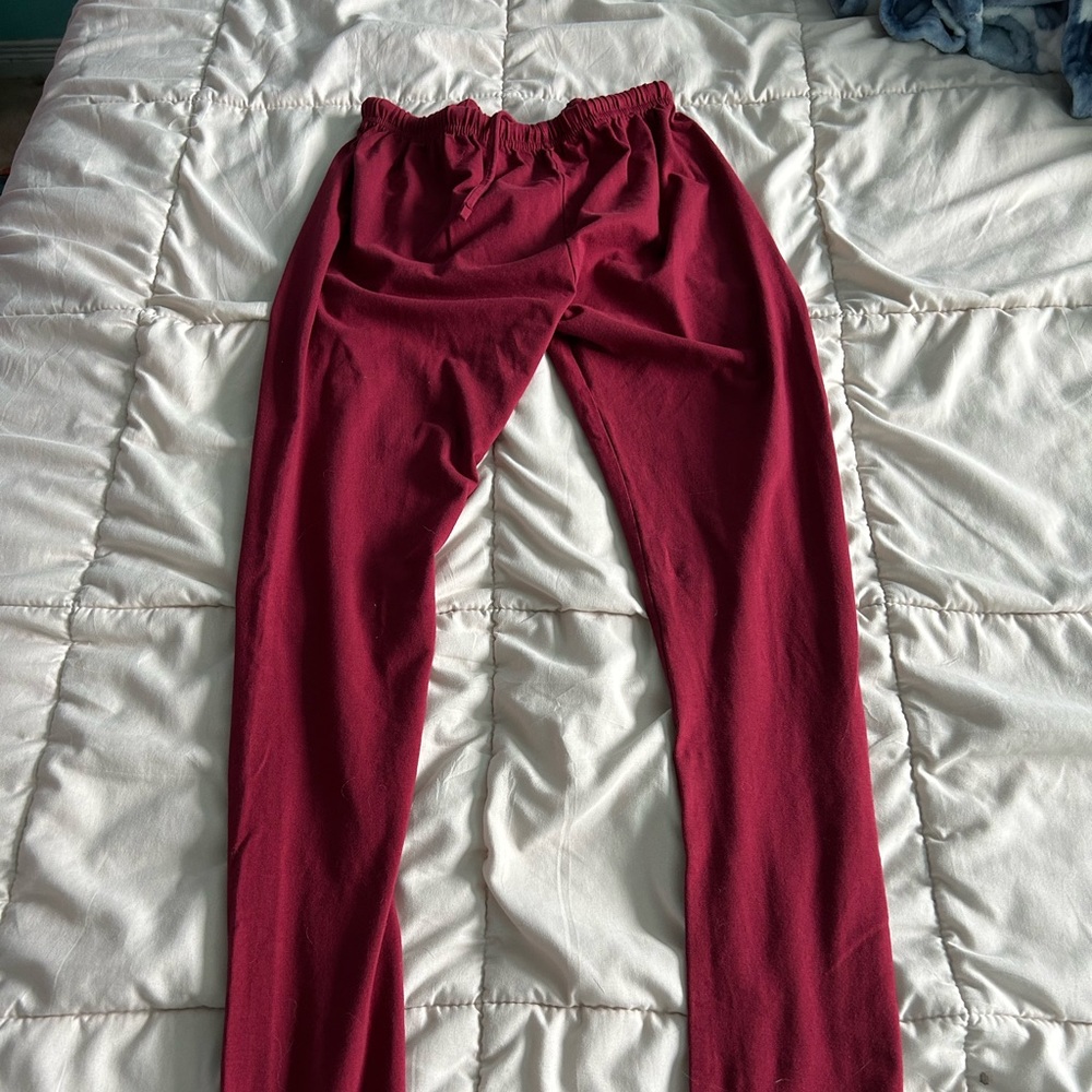 Chic Maroon Leggings for Women
